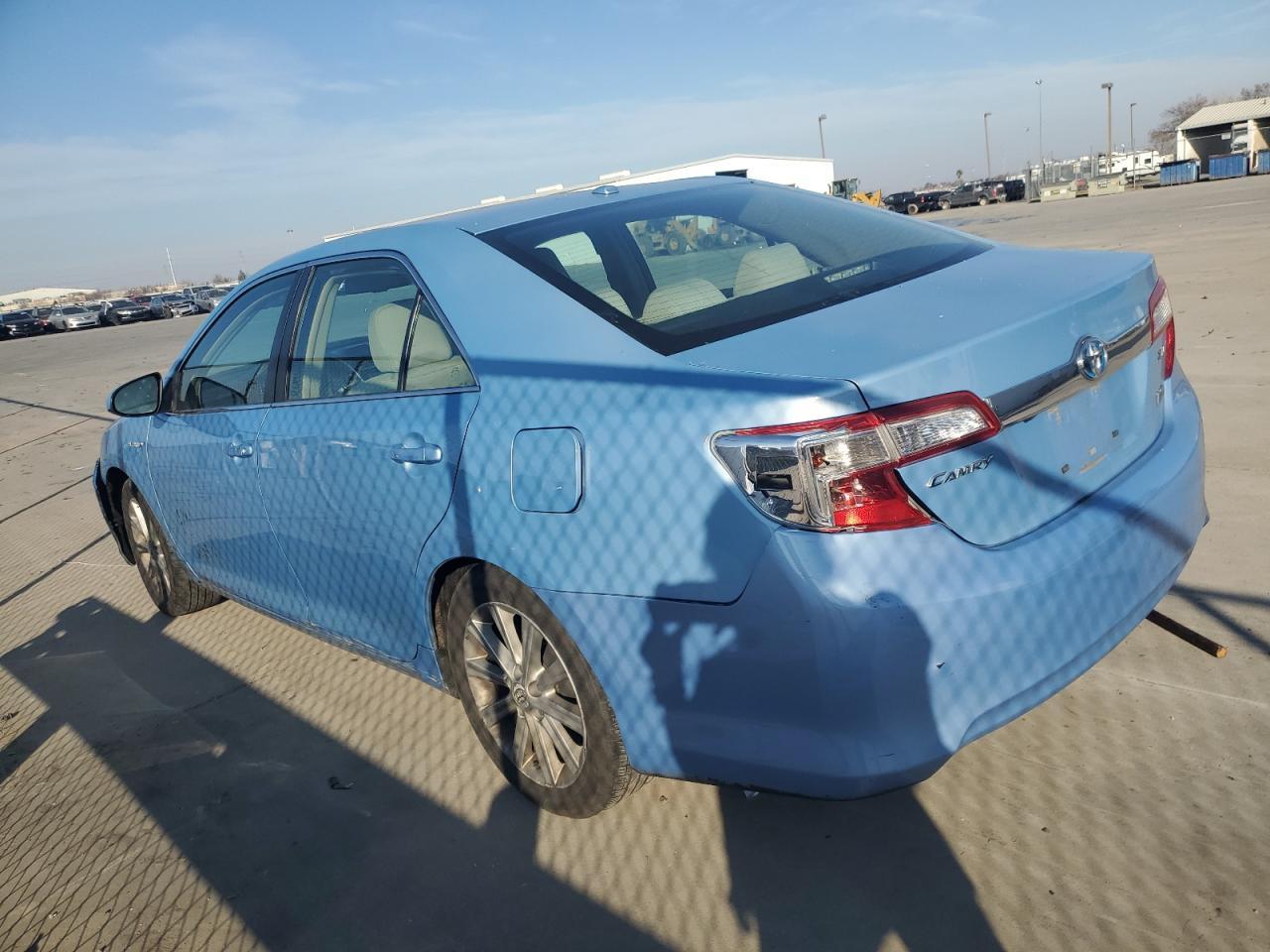 2012 TOYOTA CAMRY HYBR - Фото 2