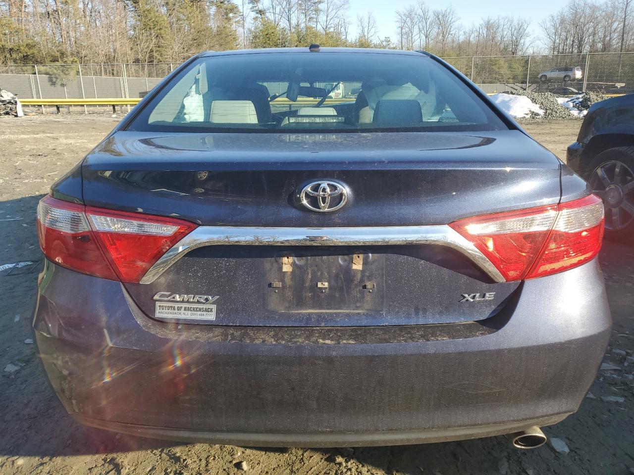 2017 TOYOTA CAMRY LE - Фото 6