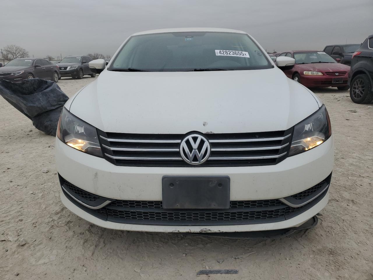 2013 VOLKSWAGEN PASSAT SE - Image 5