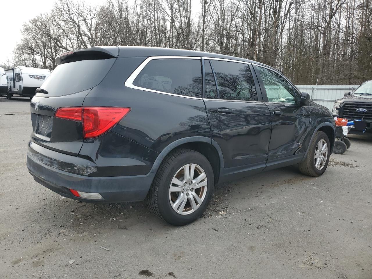 2017 HONDA PILOT LX - Image 3