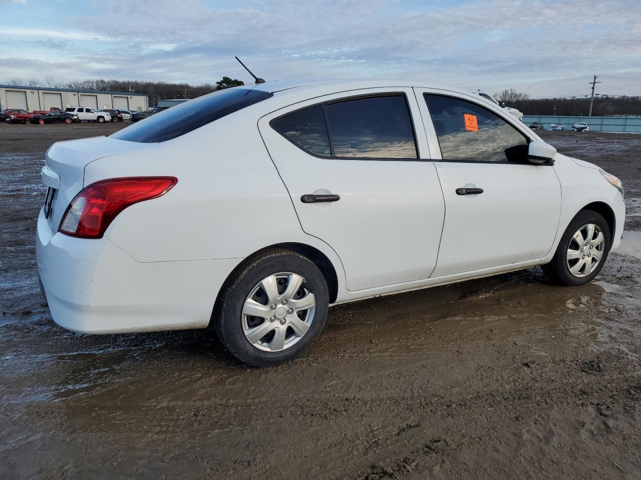 2016 NISSAN VERSA S - Фото 3