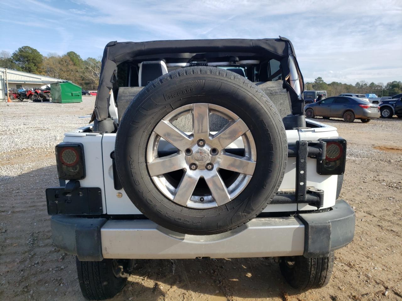 2017 JEEP WRANGLER U - Image 6