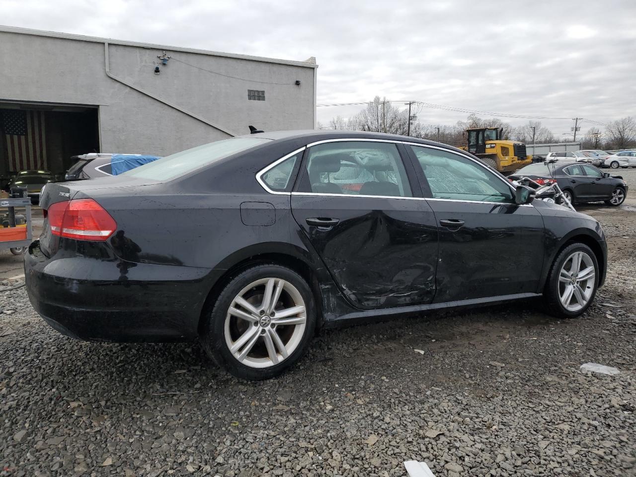 2014 VOLKSWAGEN PASSAT SE - Фото 3