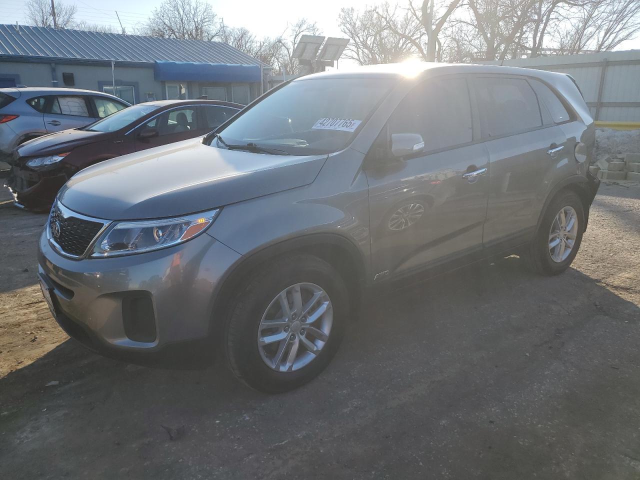 2015 KIA SORENTO LX