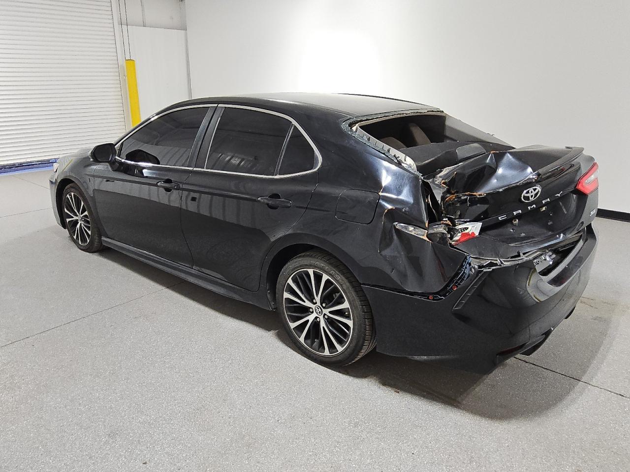 2018 TOYOTA CAMRY L - Фото 2