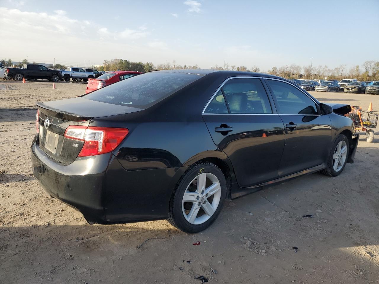2014 TOYOTA CAMRY L - Image 3