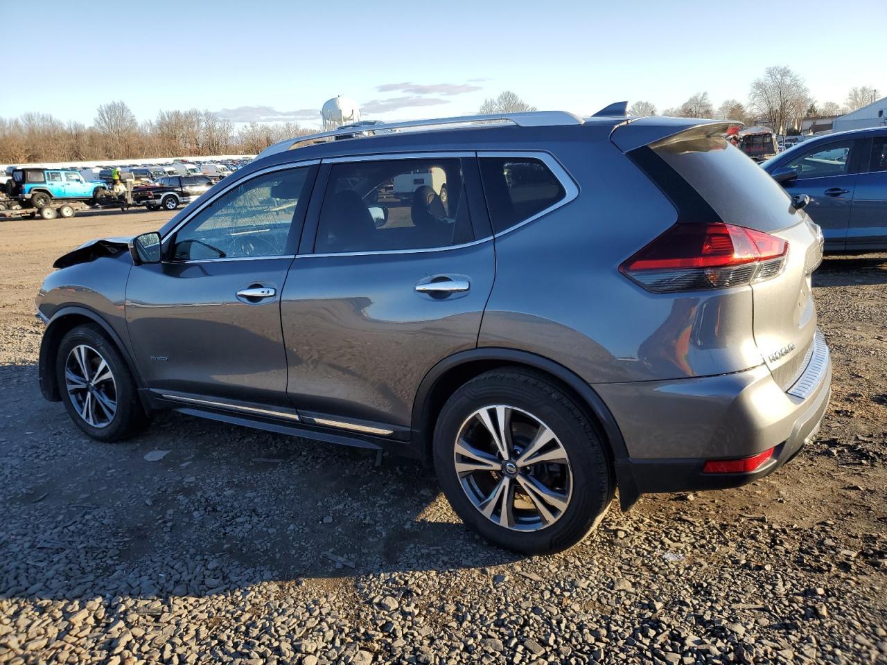 2018 NISSAN ROGUE SV H - Фото 2