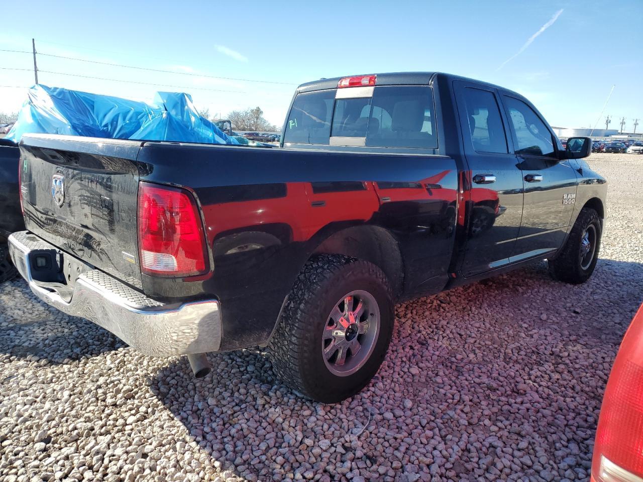 2017 RAM 1500 SLT - Image 3