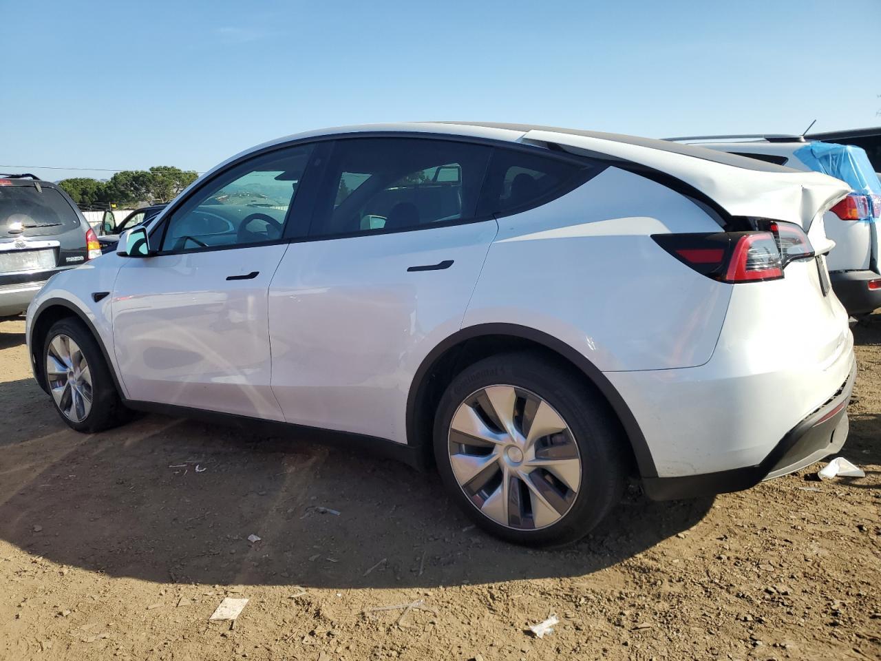 2023 TESLA MODEL Y - Фото 2