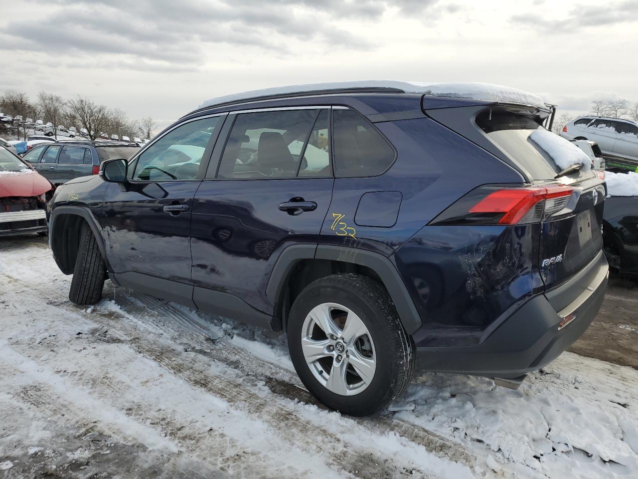 2020 TOYOTA RAV4 XLE - Фото 2