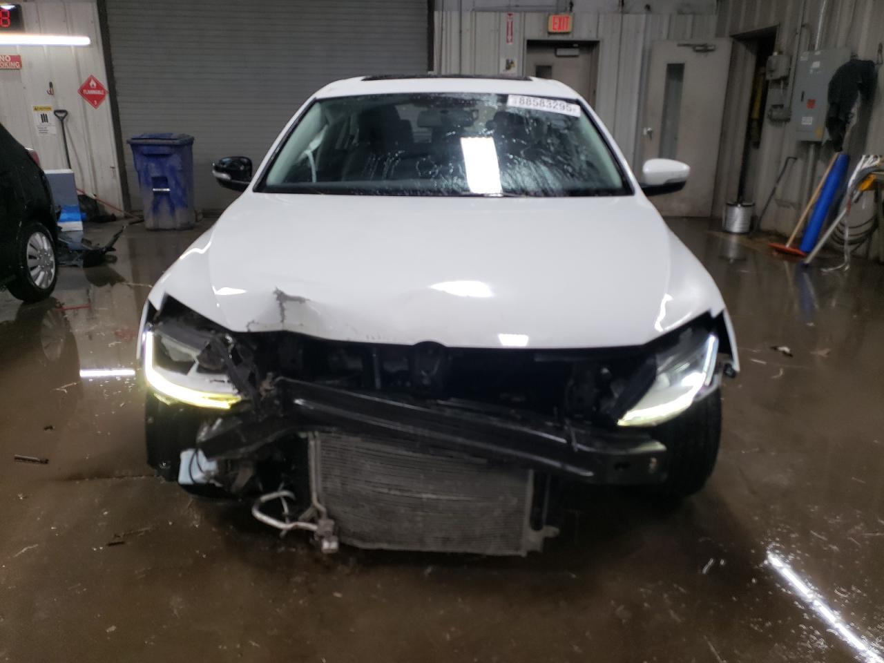 2017 VOLKSWAGEN JETTA SE - Фото 5