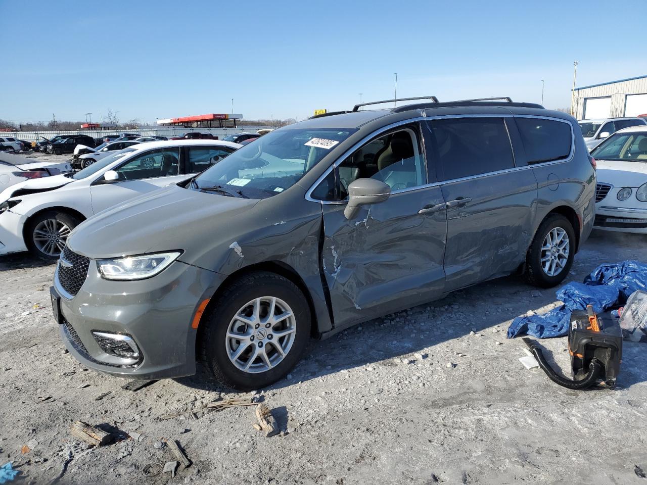2022 CHRYSLER PACIFICA T