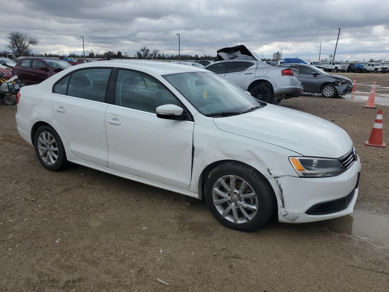 2014 VOLKSWAGEN JETTA SE - Image 4