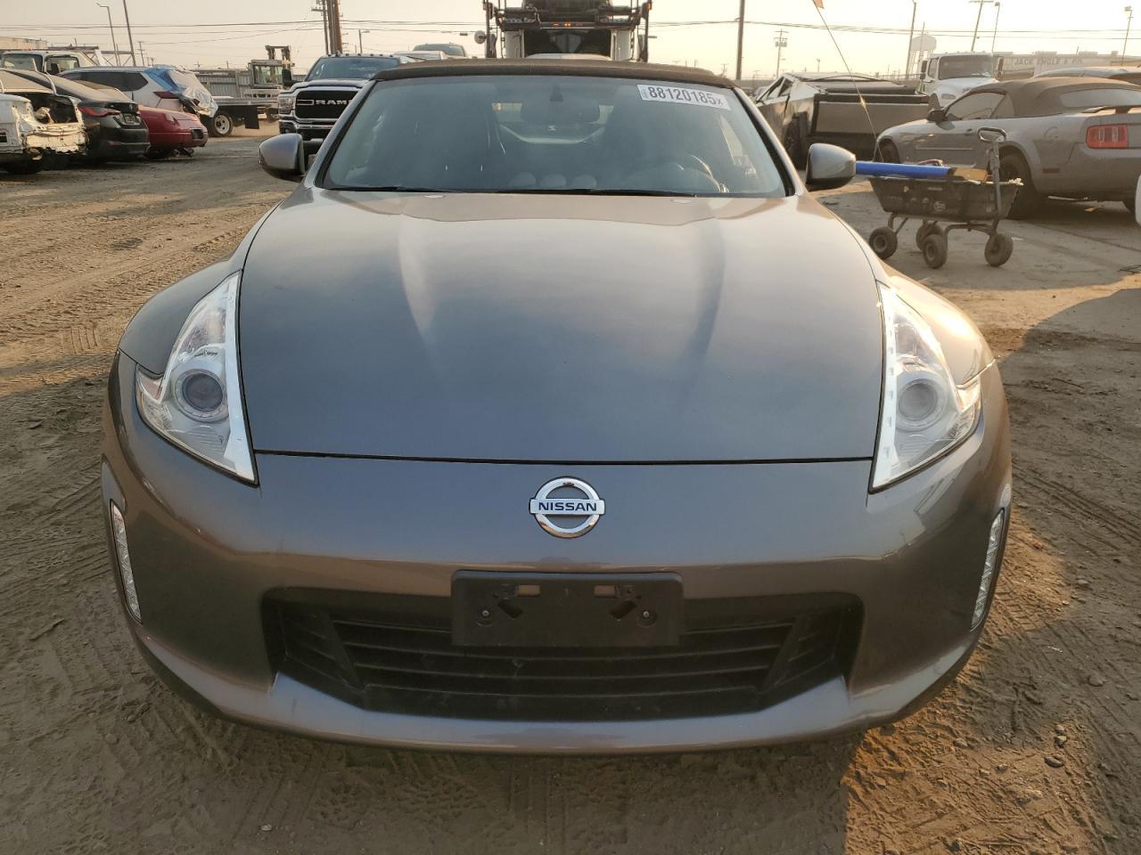 2016 NISSAN 370Z BASE - Фото 5
