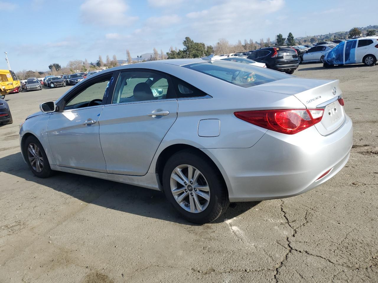 2013 HYUNDAI SONATA GLS - Image 2