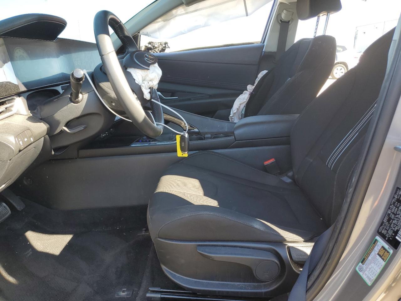 2023 HYUNDAI ELANTRA SE - Фото 7