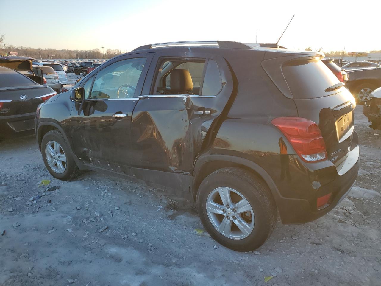 2019 CHEVROLET TRAX 1LT - Фото 2