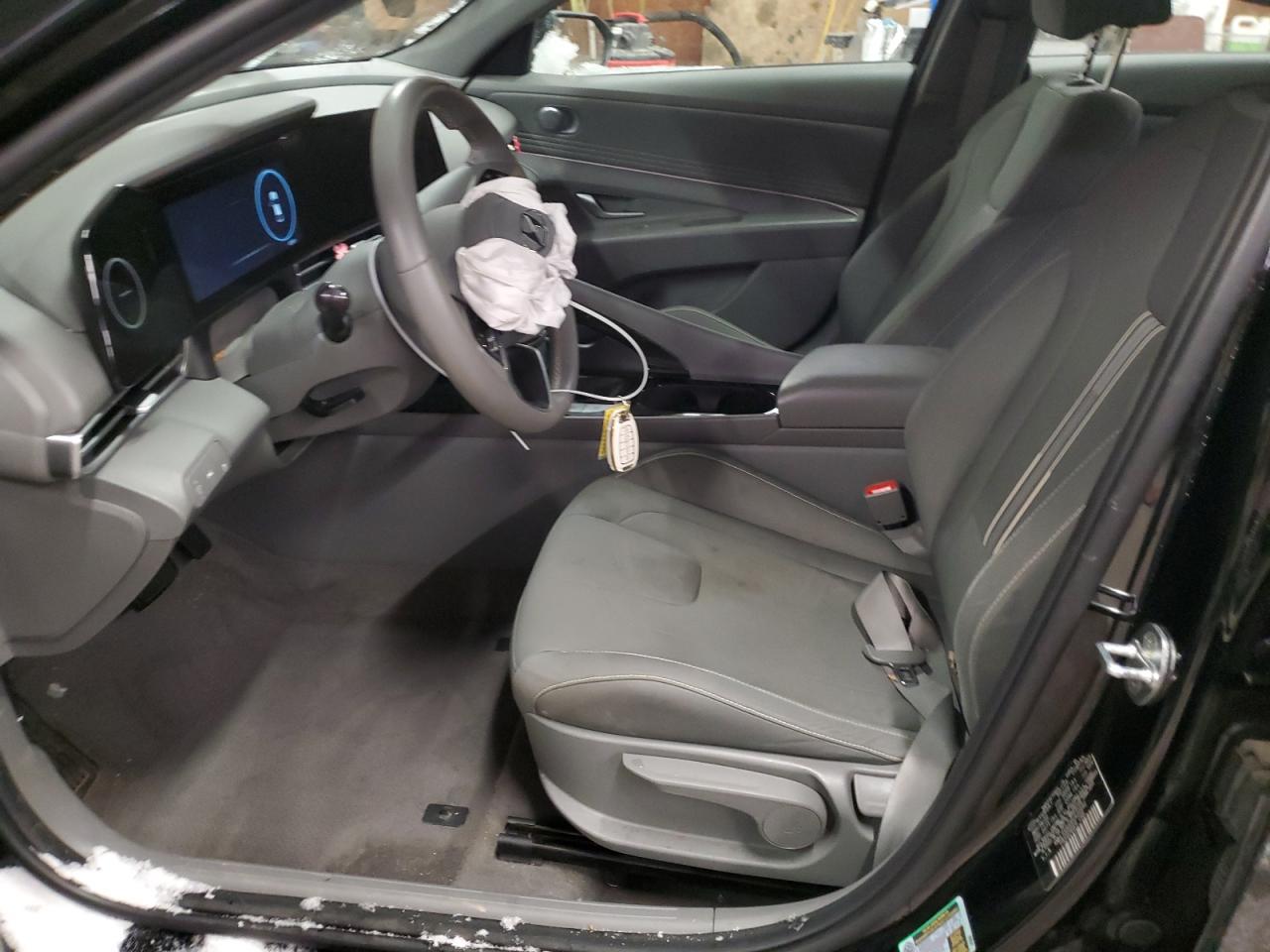 2023 HYUNDAI ELANTRA SE - Фото 7