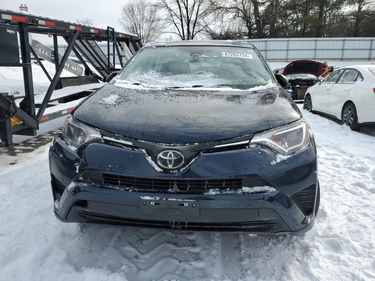 2018 TOYOTA RAV4 LE - Фото 5