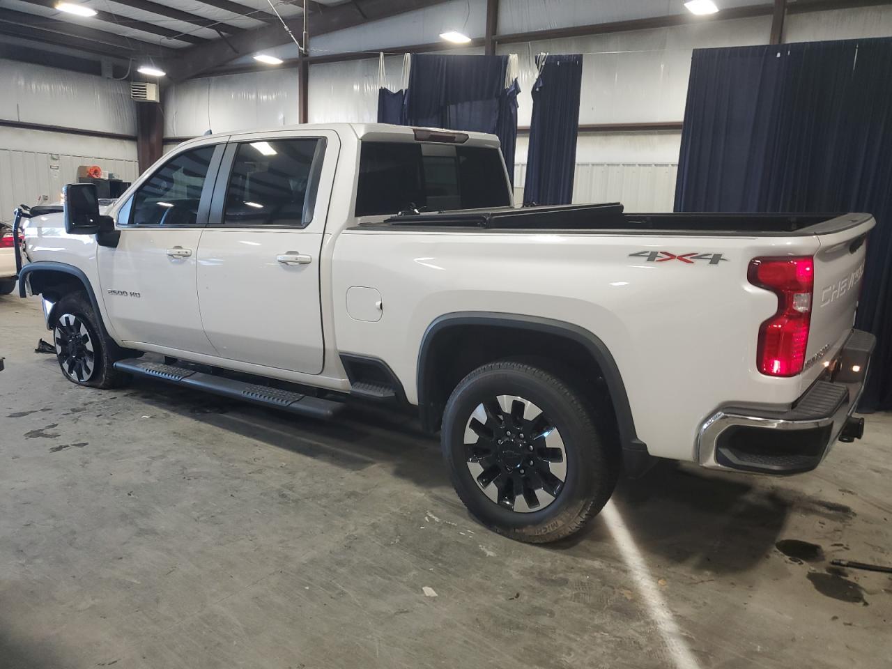 2020 CHEVROLET SILVERADO - Image 2