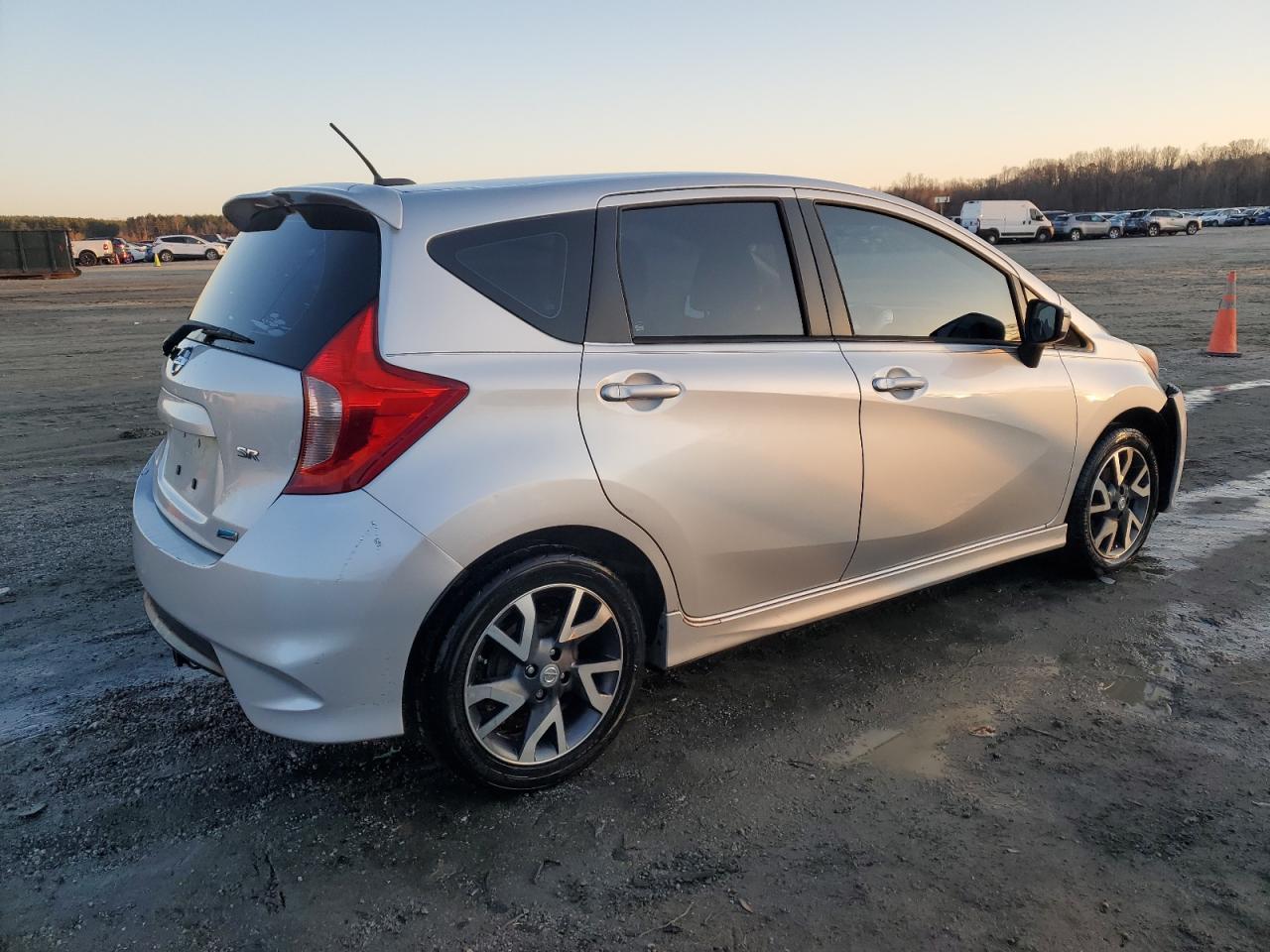 2015 NISSAN VERSA NOTE - Фото 3