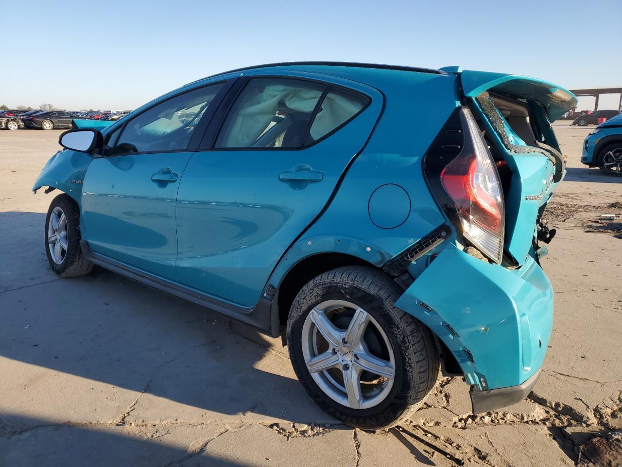 2018 TOYOTA PRIUS C - Фото 2