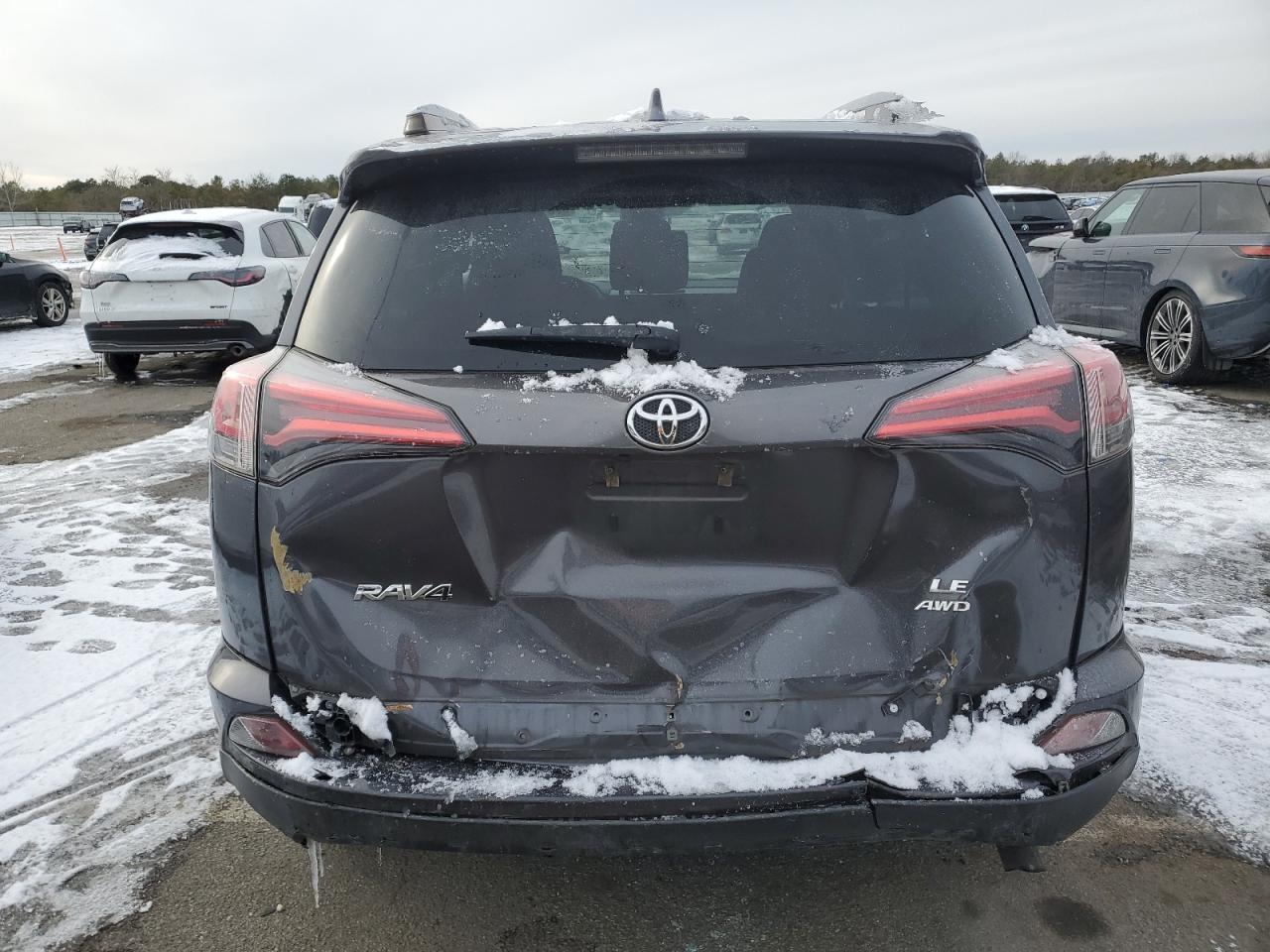 2018 TOYOTA RAV4 LE - Image 6