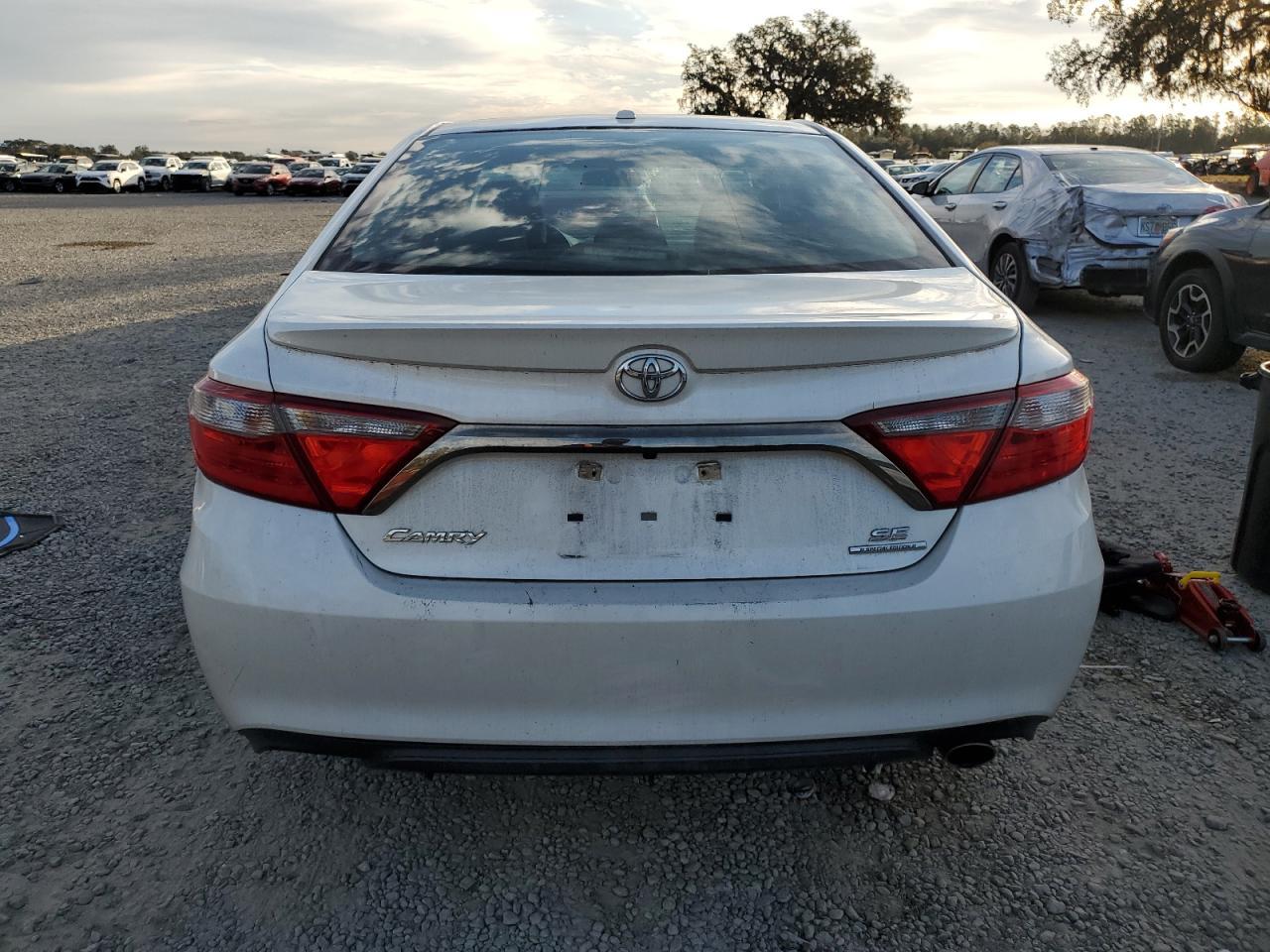 2016 TOYOTA CAMRY LE - Image 6