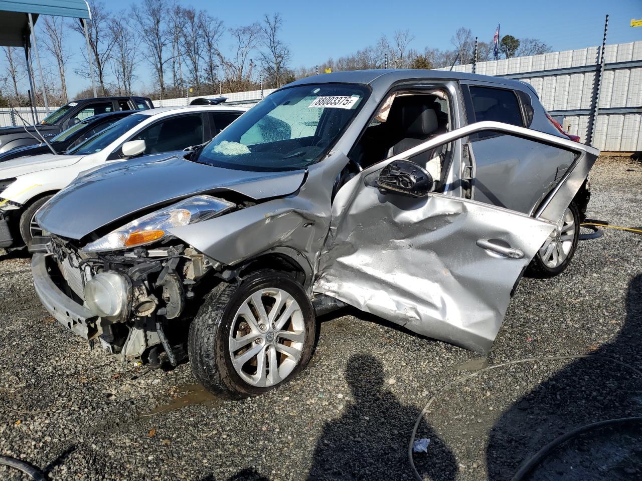 2011 NISSAN JUKE S