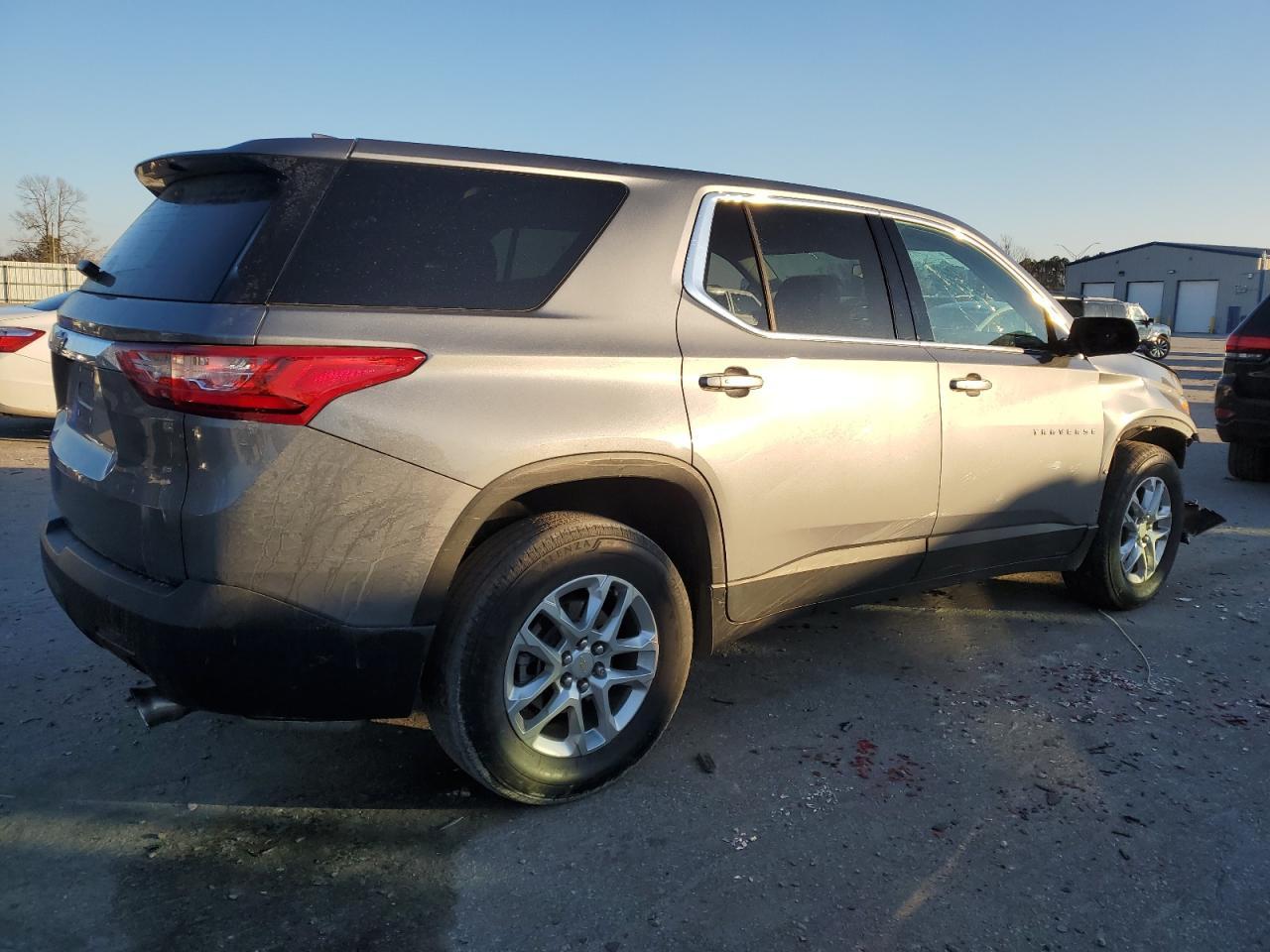 2020 CHEVROLET TRAVERSE L - Фото 3