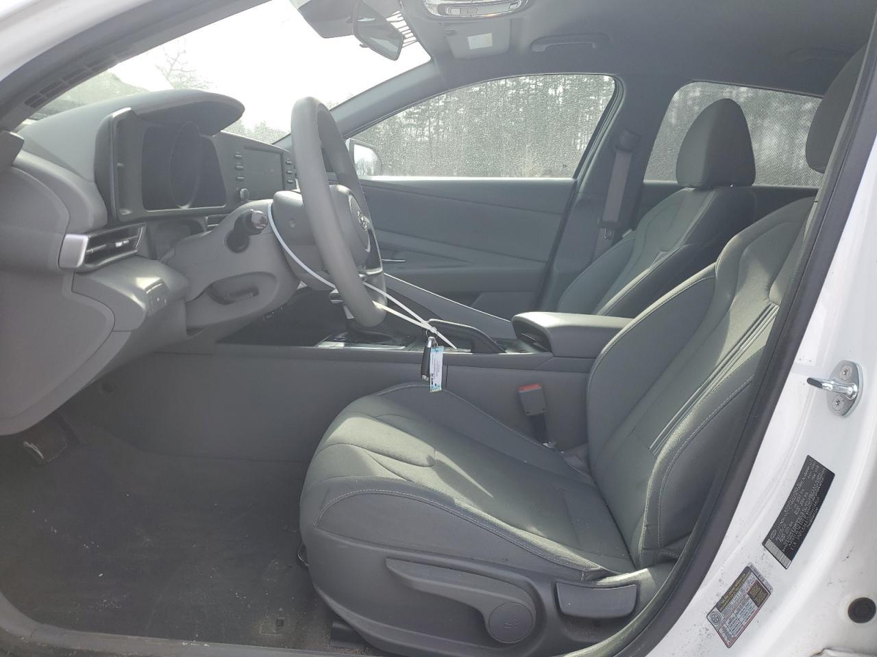 2023 HYUNDAI ELANTRA SE - Фото 7