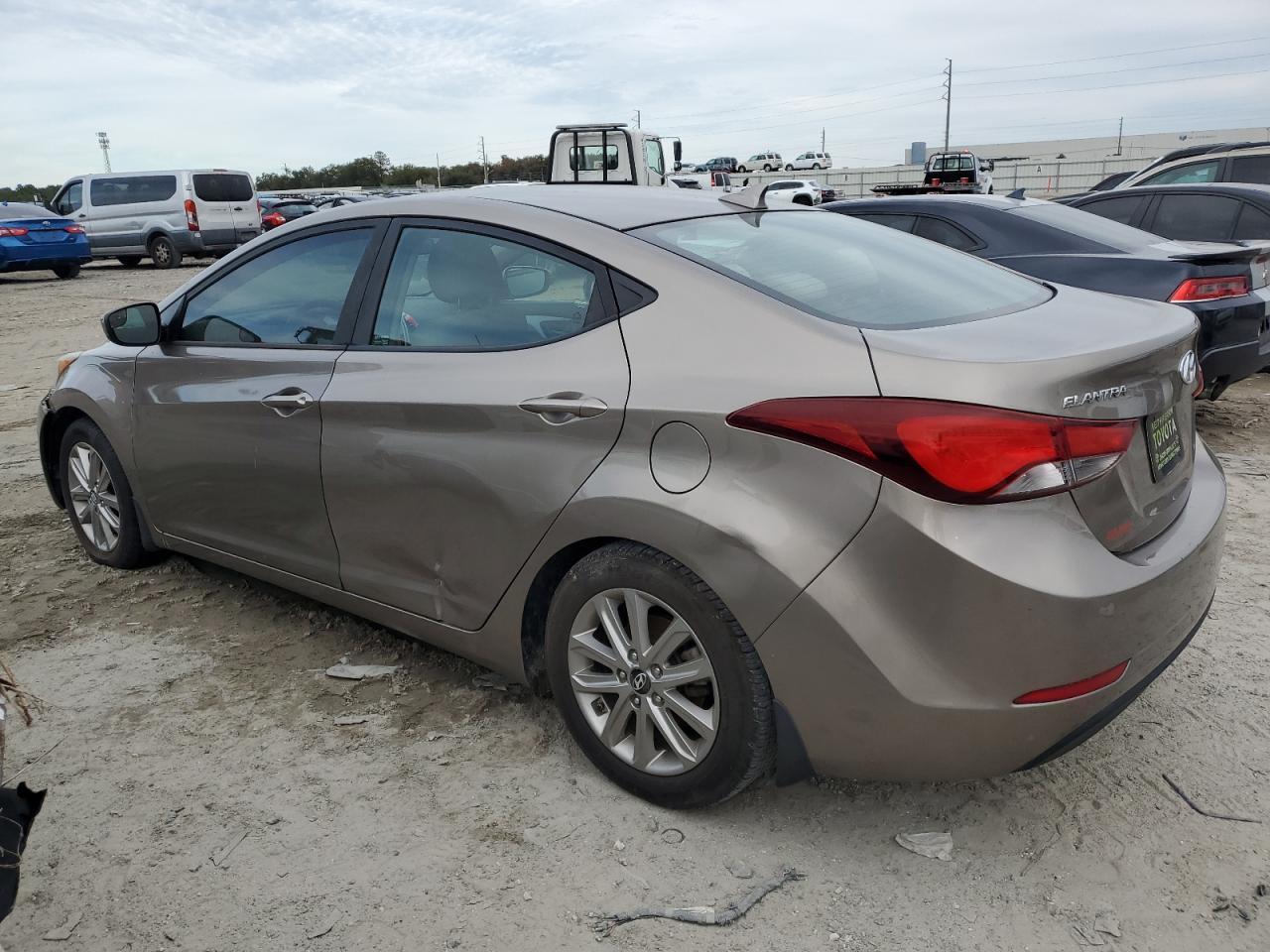 2015 HYUNDAI ELANTRA SE - Image 2