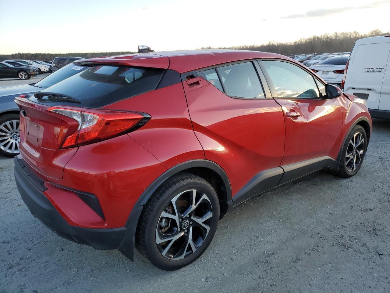 2022 TOYOTA C-HR XLE - Image 3