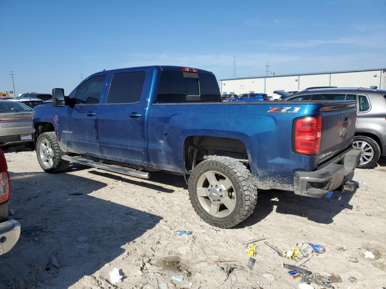 2018 CHEVROLET SILVERADO - Фото 2
