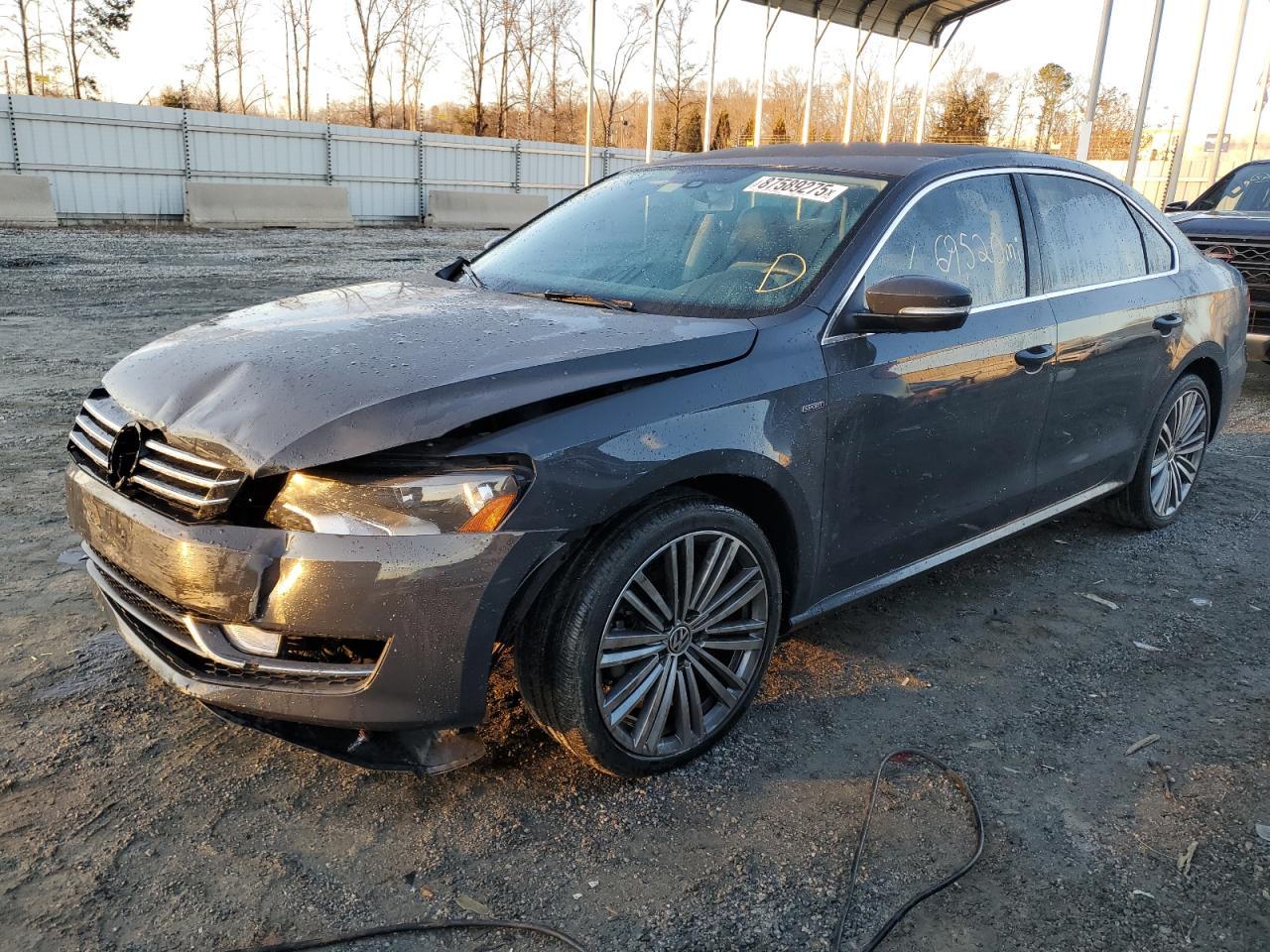 2015 VOLKSWAGEN PASSAT SE