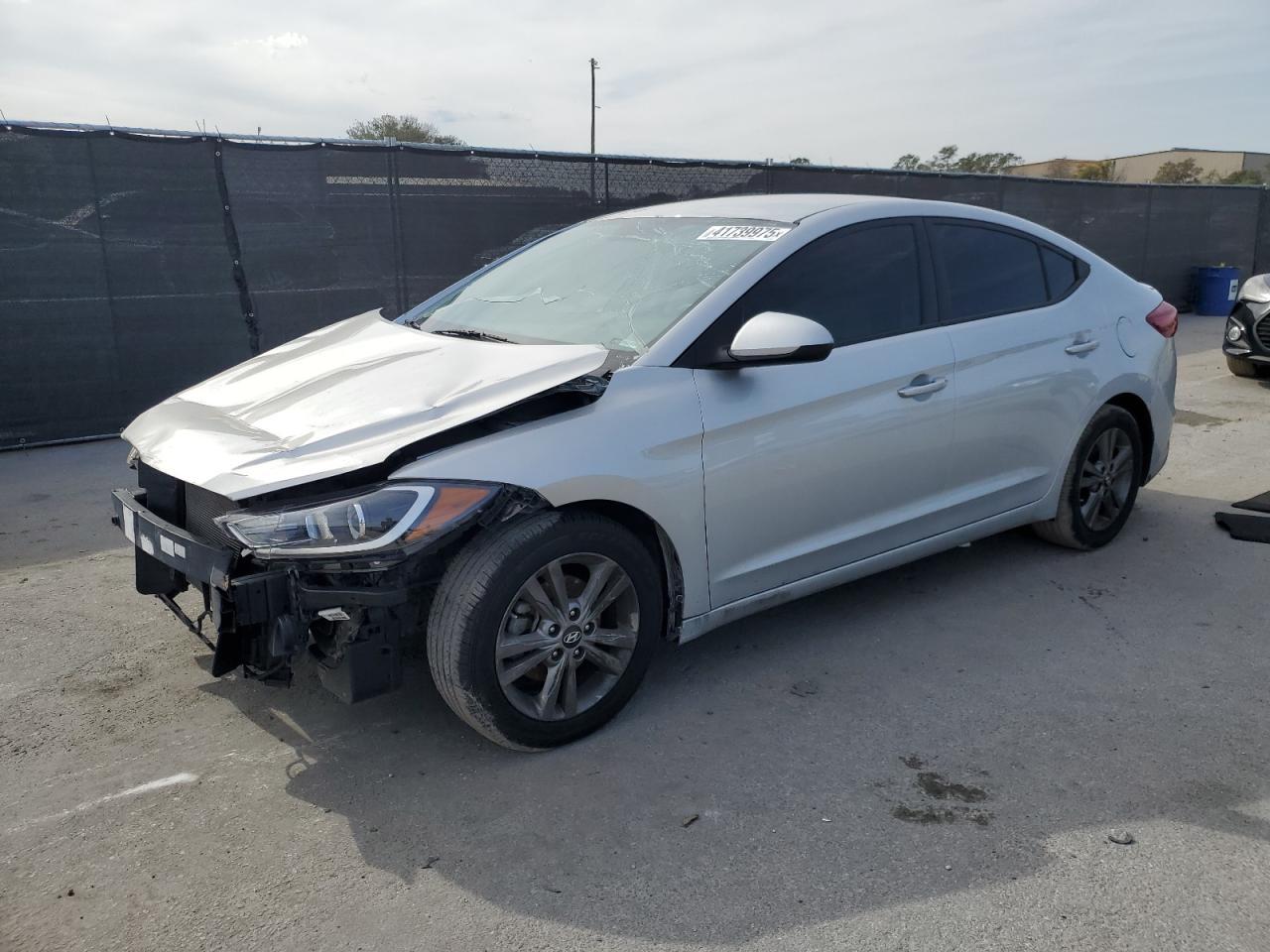 2018 HYUNDAI ELANTRA SE