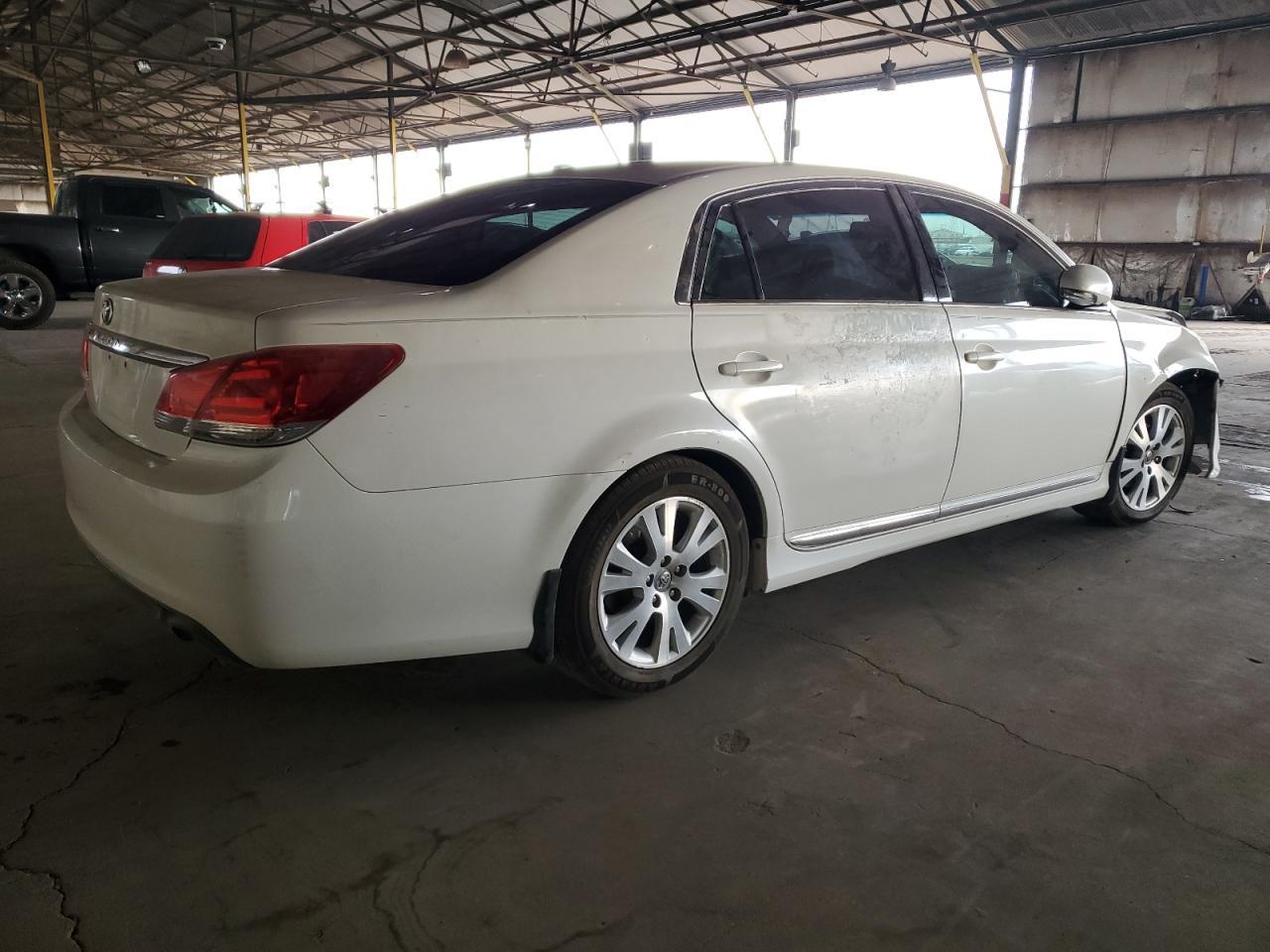 2011 TOYOTA AVALON BAS - Image 3