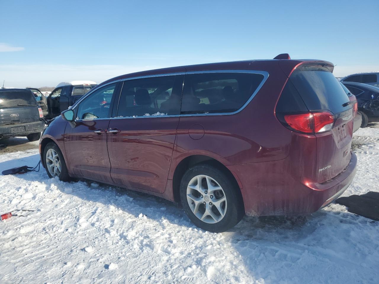 2017 CHRYSLER PACIFICA T - Image 2