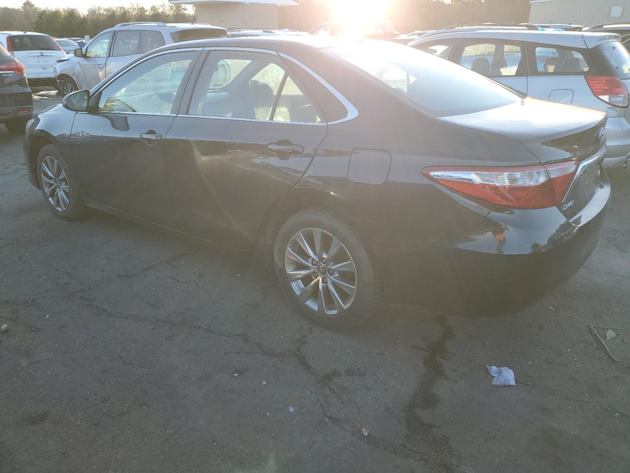 2016 TOYOTA CAMRY LE - Image 2