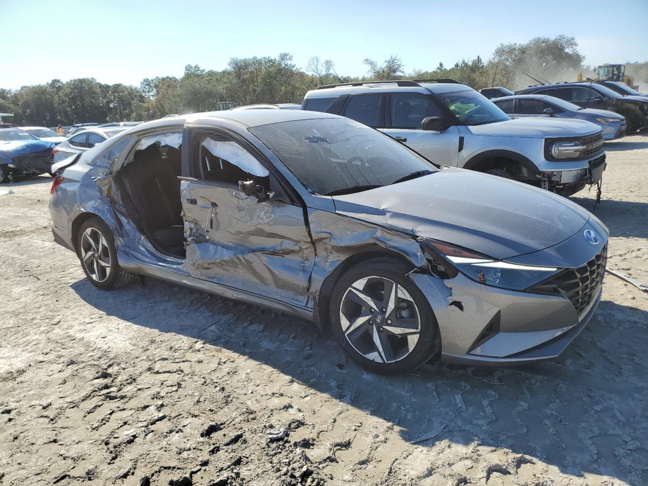 2023 HYUNDAI ELANTRA SE - Фото 4