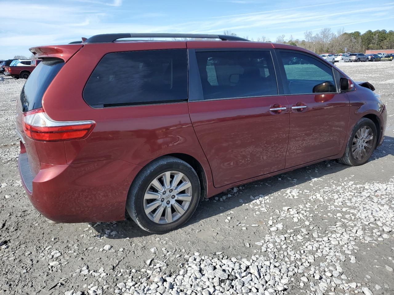 2015 TOYOTA SIENNA XLE - Фото 3