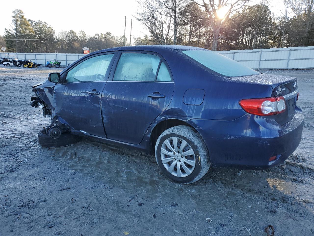 2013 TOYOTA COROLLA BA - Фото 2