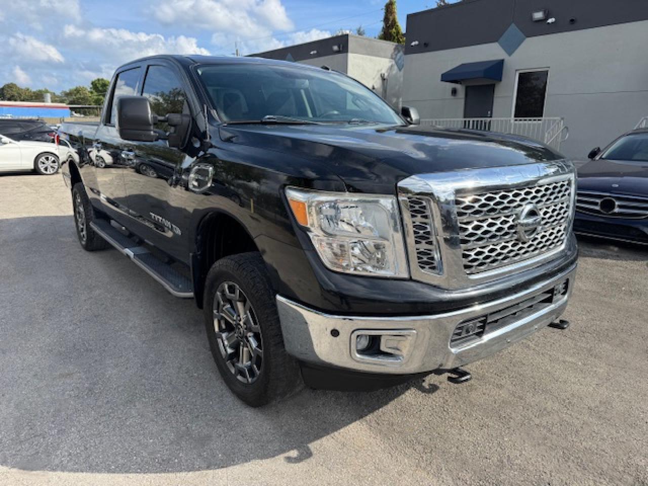 2017 NISSAN TITAN XD S - Image 4