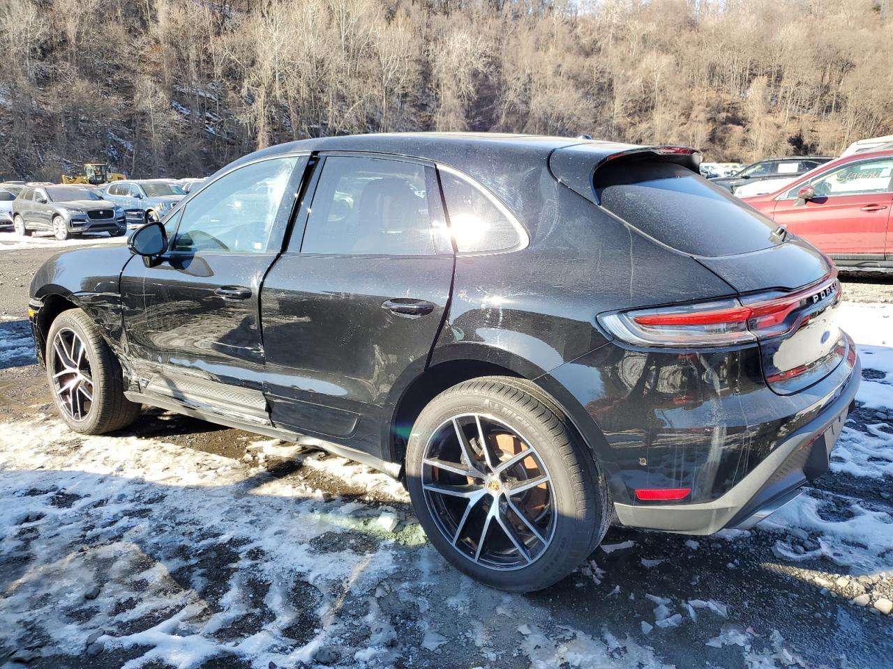2023 PORSCHE MACAN BASE - Image 2