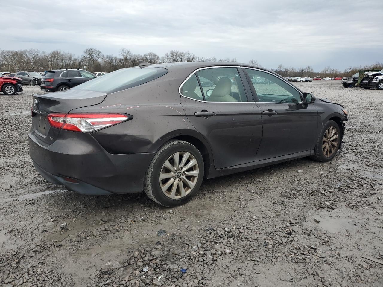 2020 TOYOTA CAMRY LE - Фото 3