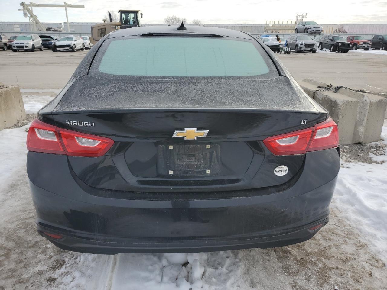 2017 CHEVROLET MALIBU LT - Image 6