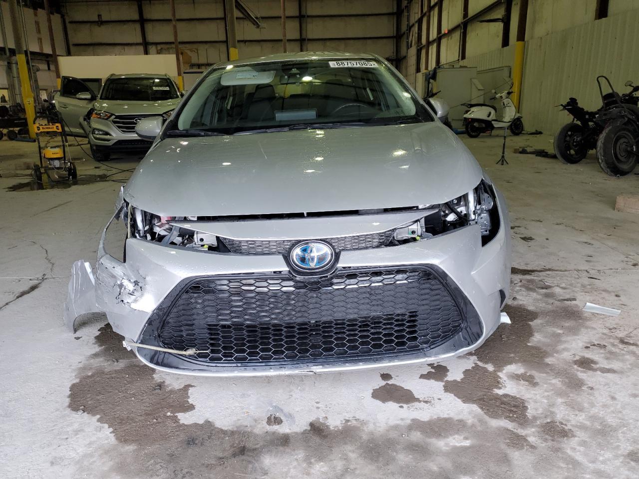 2022 TOYOTA COROLLA LE - Фото 5