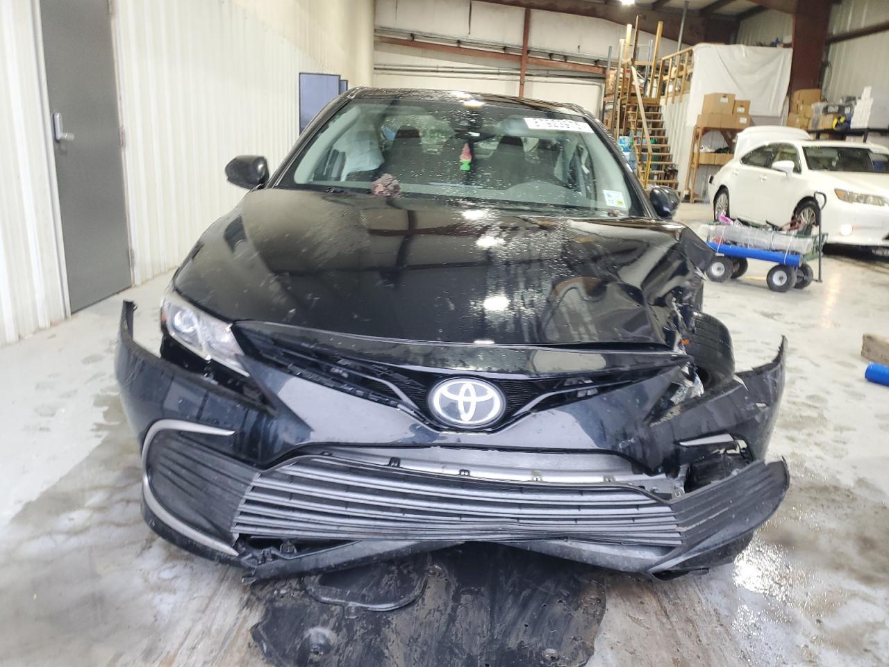 2023 TOYOTA CAMRY LE - Image 5
