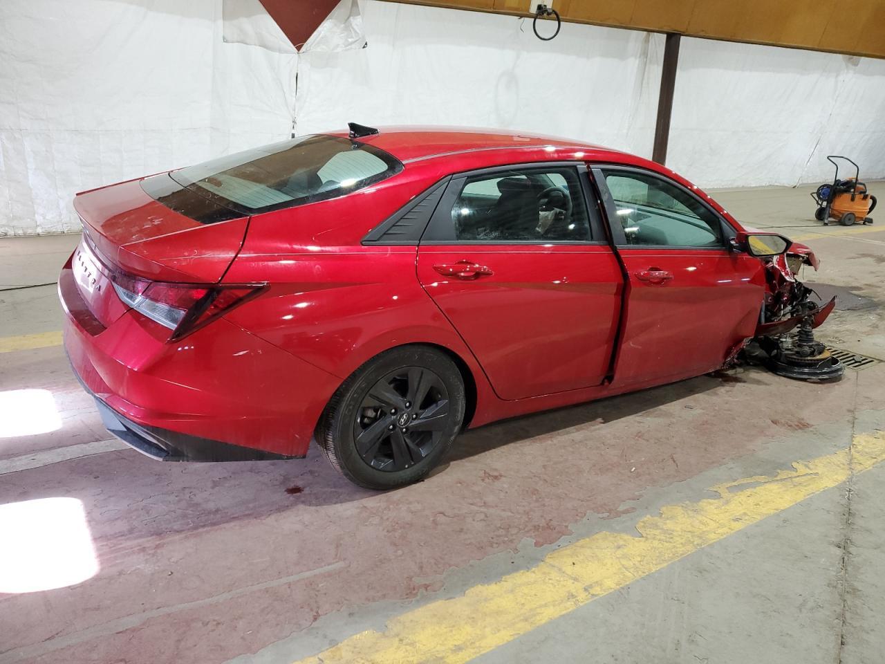 2022 HYUNDAI ELANTRA SE - Фото 3