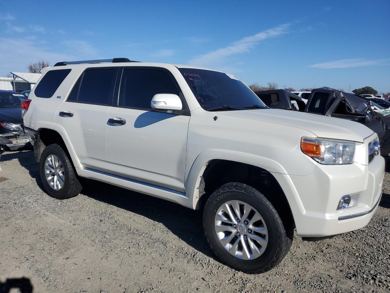 2011 TOYOTA 4RUNNER SR - Image 4
